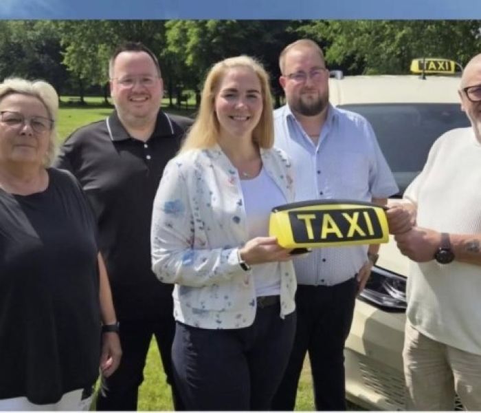 Generationenwechsel Taxi Schwers, Bocholt (Foto: Taxi Schwers - City Taxi OHG)